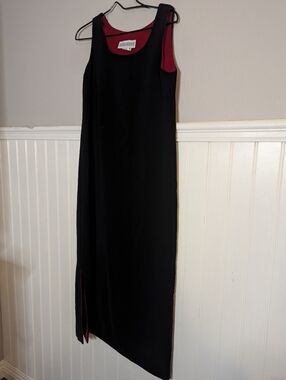 Jessica Howard Black Maxi Dress with Burgundy Lining
